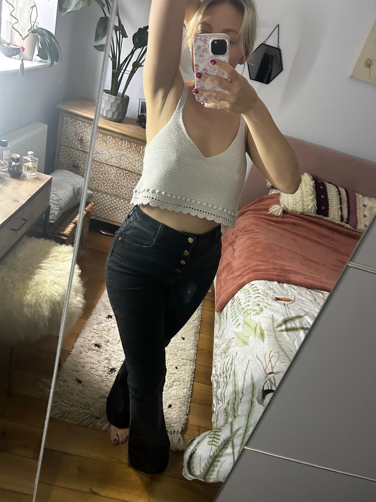 By Kaminski Scallop Crop Top — 10% Cashmere, 90% Organic Cotton — Handmade